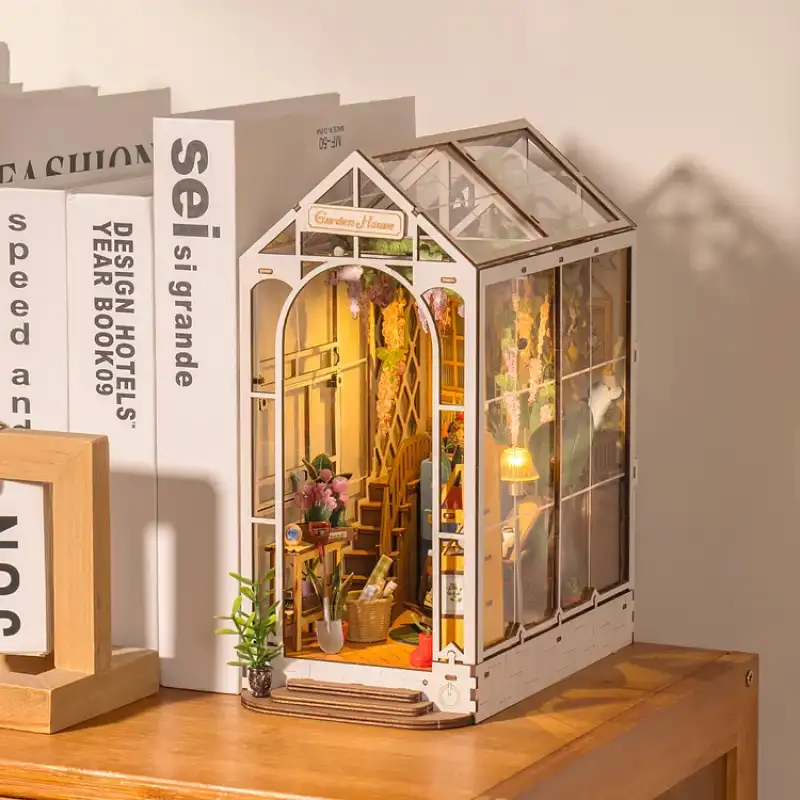 Book Nook Garden House - Image 3