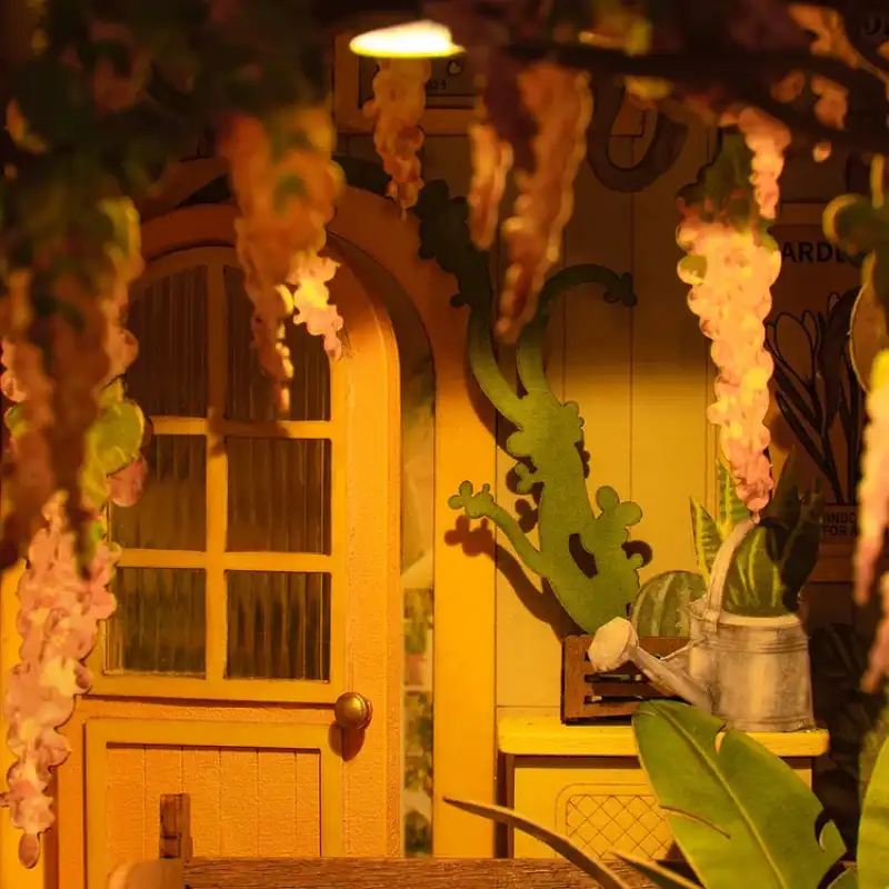Book Nook Garden House - Image 4