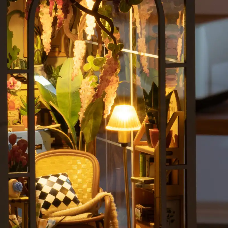 Book Nook Garden House - Image 6