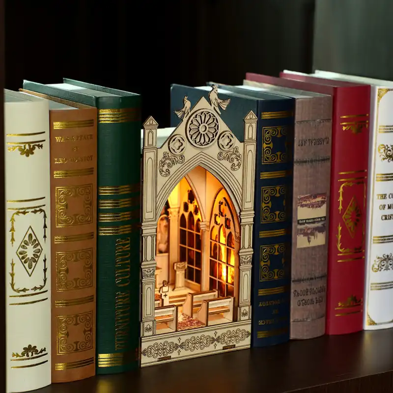 Book Nook Pray in The Church - Image 5