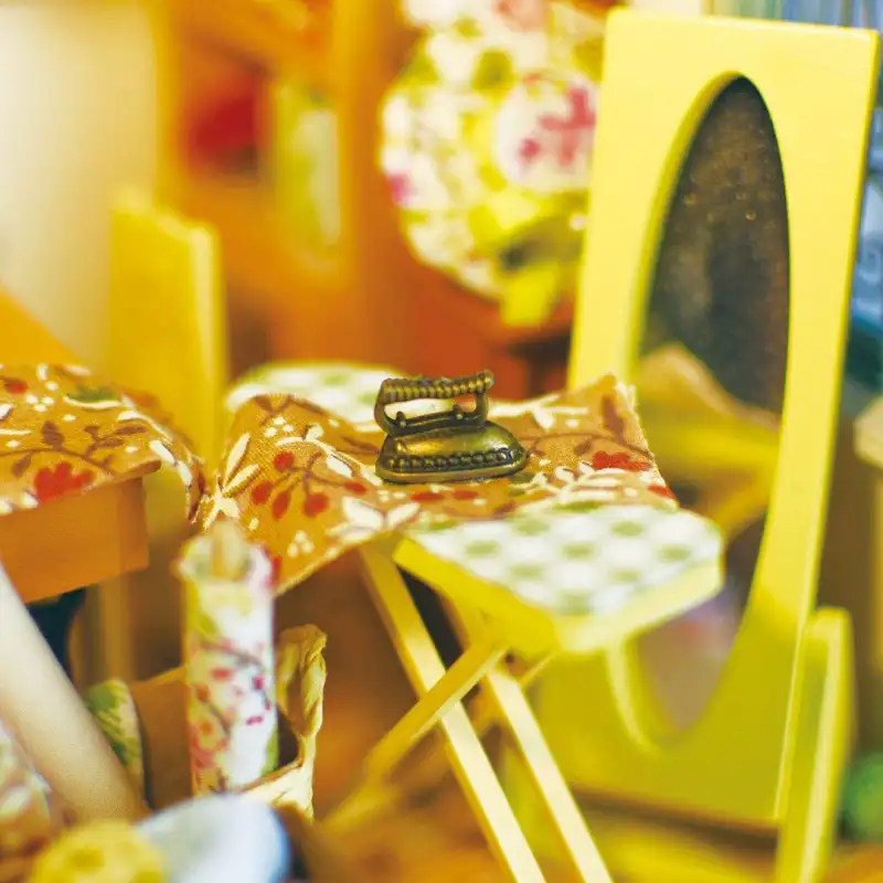 Maison Miniature Lisa's Tailor Room - Image 5